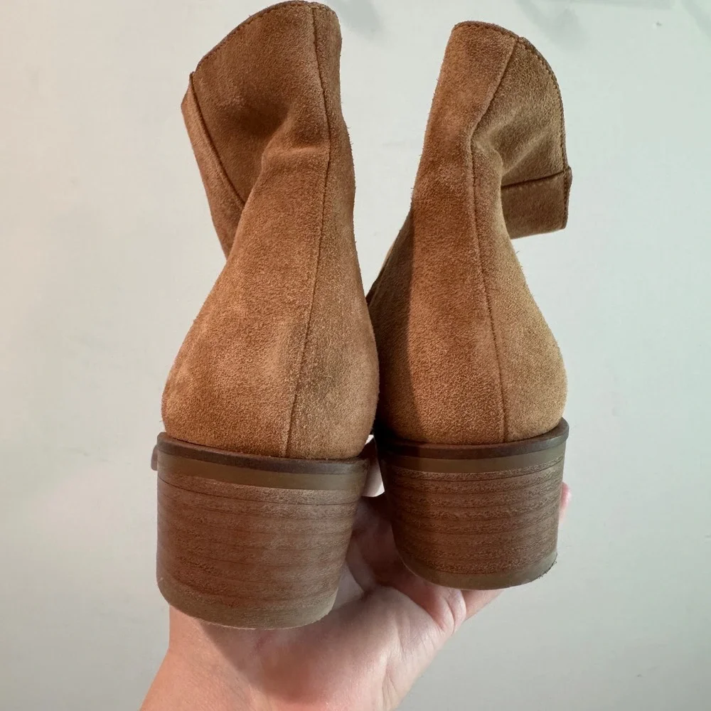 Aquatalia Reeta Tan Brown Weatherproof Suede Ankle Boots Made in Italy Womens 7